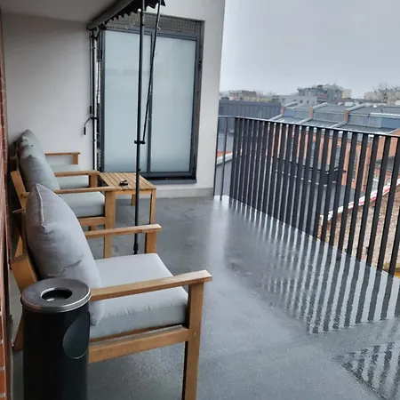 Bohema Na Szwedzkiej, Metro Varsóvia