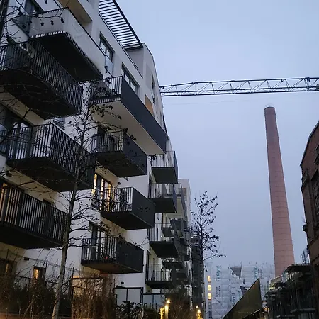 Bohema Na Szwedzkiej, Metro Varsóvia